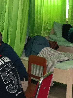 Ratusan Siswa dan Guru SMKN di Tulungagung Keracunan Usai Santap MBG
