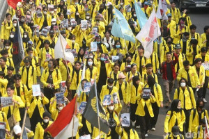 Menyimak Demo Mahasiswa