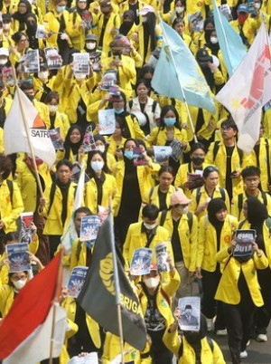 Menyimak Demo Mahasiswa