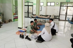 Diduga Keracunan Makanan MBG, 14 Siswa SMAN 1 Pandaan Mual dan Muntah, 9 Dilarikan ke IGD