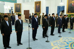 Mengocok Paradigma: Eksperimen Politik Prabowo