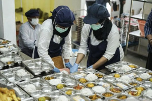 Bukan Kasus Terpisah, Keracunan Ratusan Santri dan Pelajar Garut Berasal dari Dapur MBG yang Sama