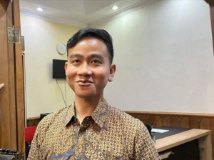 GM: Usutlah Pendidikan Gibran, itu yang Urgen