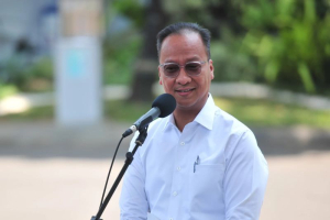 Benarkah Eks Menperin Agus Gumiwang Dicopot Usai Tolak Impor Mobil Kopdes?