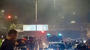 Demo 27 Agustus Belum Kelar, Bentrokan Pecah di Slipi dan Pejompongan!