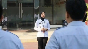 KEPALA RUTAN -- Nama Nur Mariyana Putri kembali menjadi sorotan karena sebelumnya disebut sebagai salah satu petugas Rutan Pondok Bambu yang dinonaktifkan untuk diperiksa terkait dugaan pungli. Hingga kini, belum ada kesimpulan bahwa Nur Mariyana terlibat dalam pungutan yang diungkap Ombudsman. 