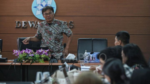 Ketua Komisi Hukum dan Perundang-Undangan Dewan Pers Abdul Manan menerima audiensi kasus pembunuhan wartawan Rico Sempurna Pasaribu di Gedung Dewan Pers, Jakarta, 24 Juni 2025. 