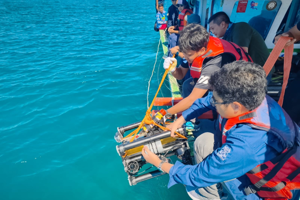 ITB dan BRIN Uji Coba Robot Bawah Air (ROV) Hasil Riset Multidisplin di Perairan Kepulauan Seribu
