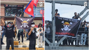 Demonstran mengibarkan bendera One Piece di Nepal. 