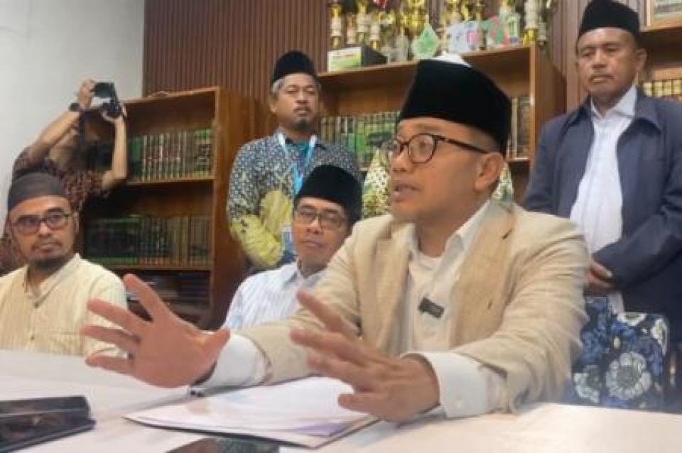 Pengasuh Pondok Pesantren Mambaul Maarif Denanyar KH Abdussalam Sokib sekaligus kandidat Ketua Umum PBNU, mengungkap dugaan kekerasan terhadap peserta Muktamar ke-35 NU.