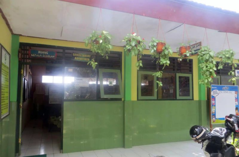 Menu MBG di Lamongan Jadi Sorotan, Wali Murid Keluhkan Ayam Bau