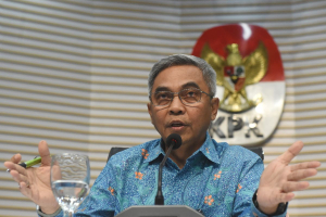 Ketua KPK Setyo Budiyanto memberikan keterangan pers terkait penetapan tersangka Sekjen PDI Perjuangan Hasto Kristiyanto di Gedung Merah Putih KPK, Jakarta, Selasa (24/12/2024). Hasto Kristiyanto ditetapkan sebagai tersangka atas dugaan penyuapan dan perintangan penyidikan dalam kasus suap terhadap mantan Komisioner KPU Wahyu Setiawan terkait pergantian antarwaktu (PAW) anggota DPR periode 2019-2024 yang dilakukan tersangka Harun Masiku.
