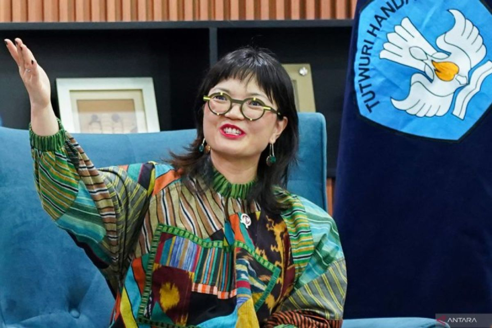 Jurus Meningkatkan Bahasa Inggris  dan Matematika ala Wamen Stella