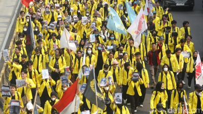Menyimak Demo Mahasiswa