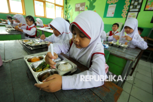 Kasus Dugaan Keracunan MBG Kembali Terjadi, Gubernur Jateng akan Lapor BGN