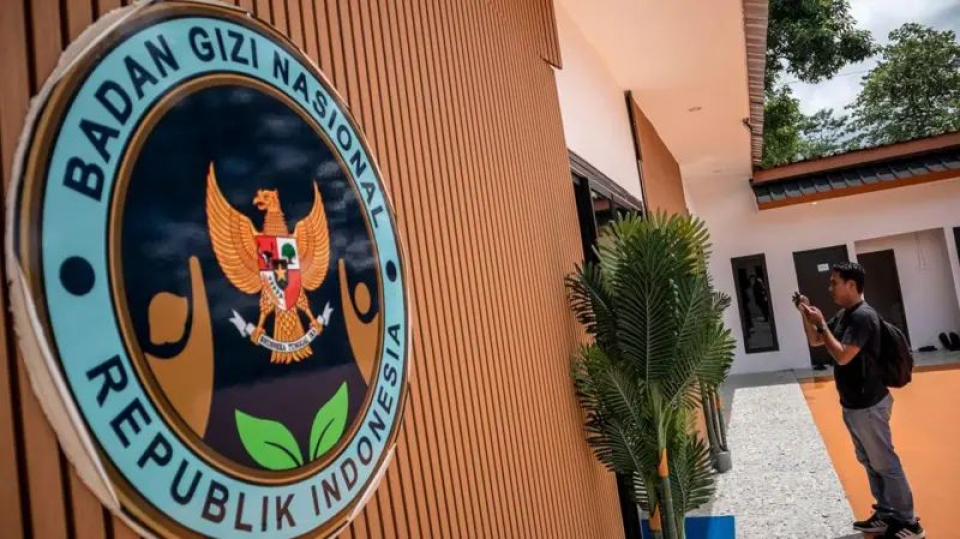 BGN anggarkan tablet hingga semir sepatu senilai miliaran rupiah – Apa kaitannya dengan pemenuhan gizi dalam MBG?