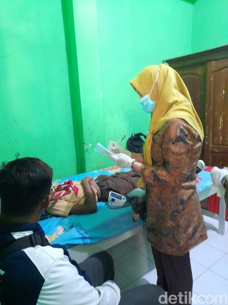 Seratusan Murid-Guru 2 SMPN di Boyolali Diduga Keracunan MBG  Boyolali