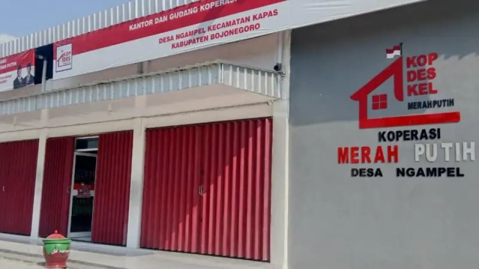 Omzet harian Koperasi Merah Putih di Bojonegoro ditaksir Rp100.000, pengamat prediksi 'KDMP tidak akan bertahan lebih dari satu tahun'