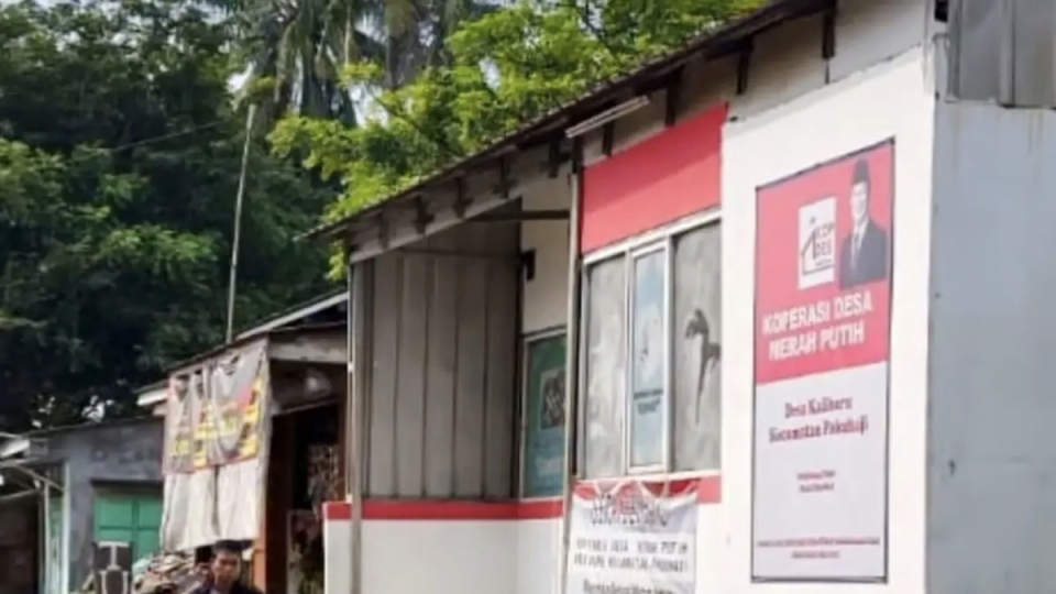 Screenshot video Kopdes Merah Putih Desa Kalibaru, Pakuhaji, Kabupaten Tangerang yang diunggah akun Instagram @b4risanmuda pada Selasa (12/5).