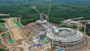 Proyek pembangunan Masjid Negara Ibu Kota Nusantara (IKN), di Penajam Paser Utara, Kalimantan Timur, 26 Februari 2025. Kepala Otorita IKN Basuki Hadimuljono menindaklanjut Instruksi Presiden Nomor 1 Tahun 2025 tentang efisiensi belanja dalam pelaksanaan APBN dan APBD Tahun Anggaran 2025, dengan menjalankan pagu alokasi anggaran tahun 2025 sebesar Rp5,242 triliun dari sebelumnya Rp6,395 triliun.