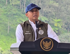 Setelah Banjir Meluas, Sorotan Mengarah ke Kinerja Menhut Raja Juli Antoni