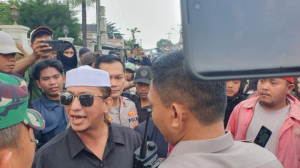 Habib Bahar bin Smith dan Pengikutnya Geruduk Pelantikan PWI LS di Depok
